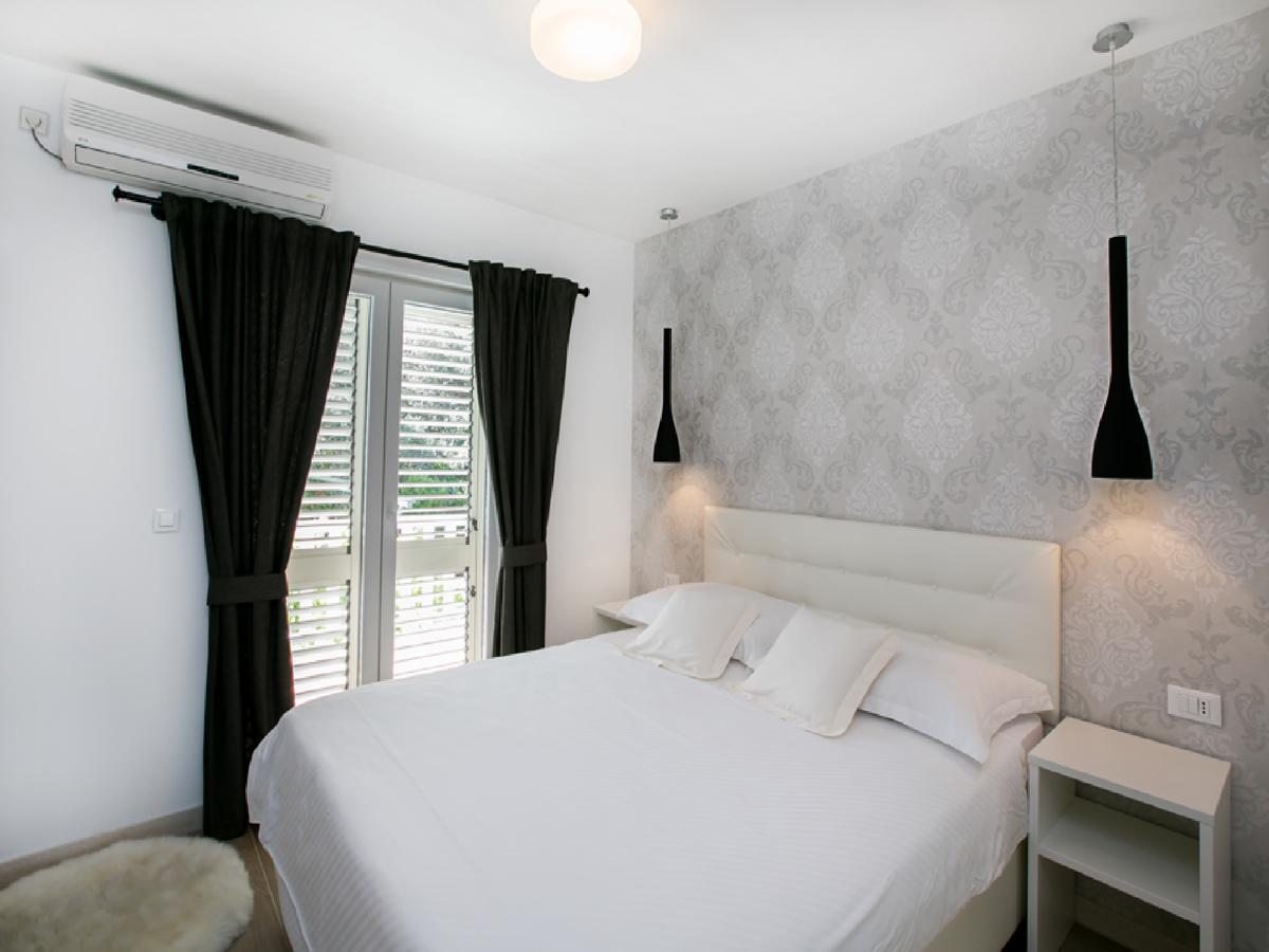 Apartments Carol Royal Кавтат Екстериор снимка