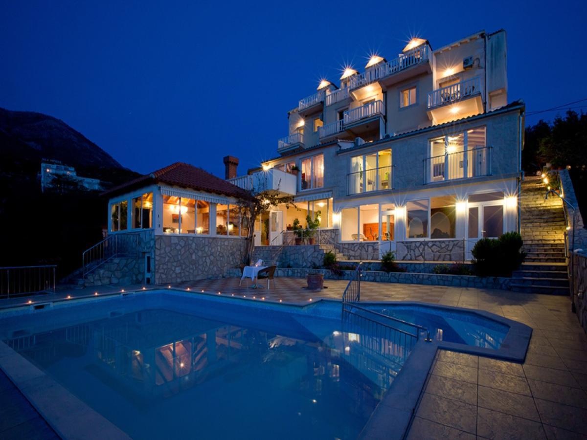 Apartments Carol Royal Кавтат Екстериор снимка
